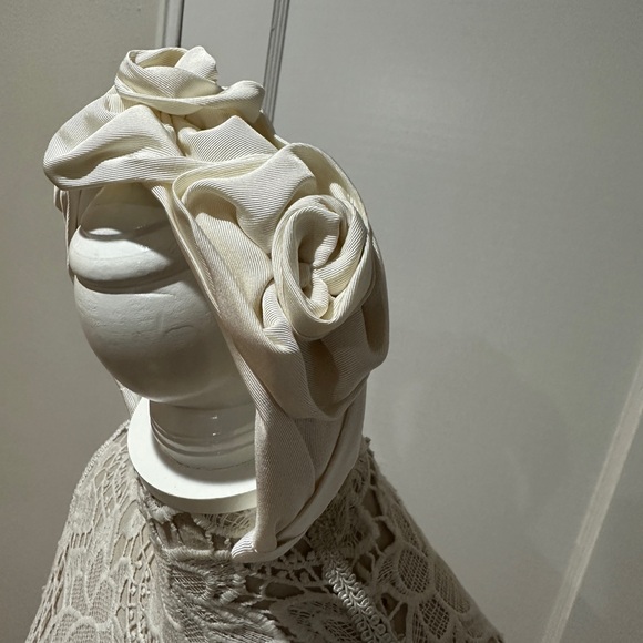 SOLD Jennifer Behr Cream triple rosette headbandASO Gossip Girl Blair Waldorf - Picture 3 of 7